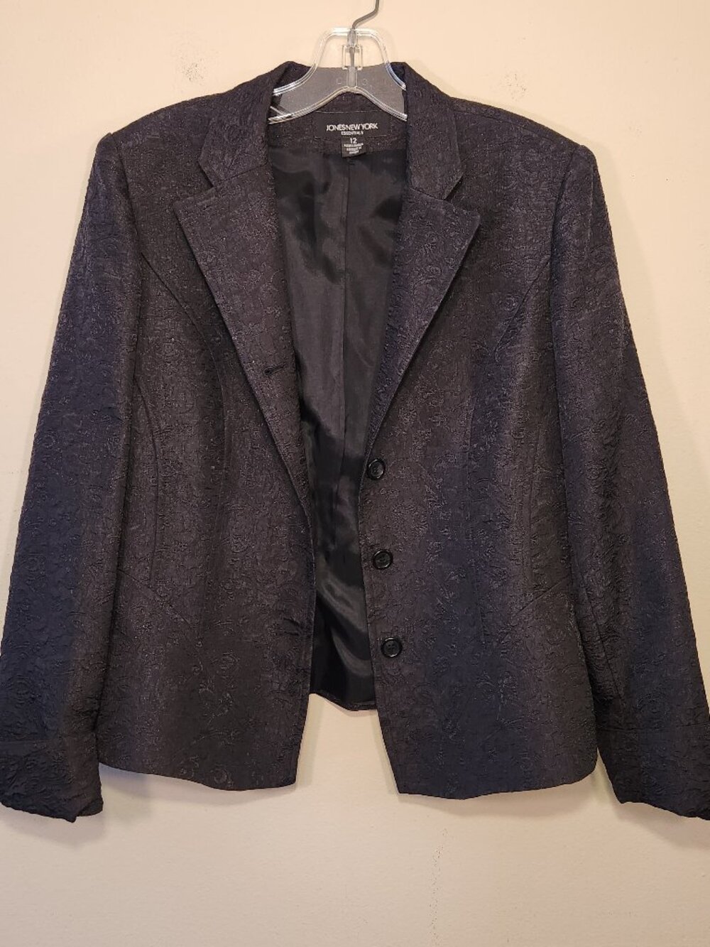 Jones New York Essentials Black party blazer with 3D design shimmer size 12